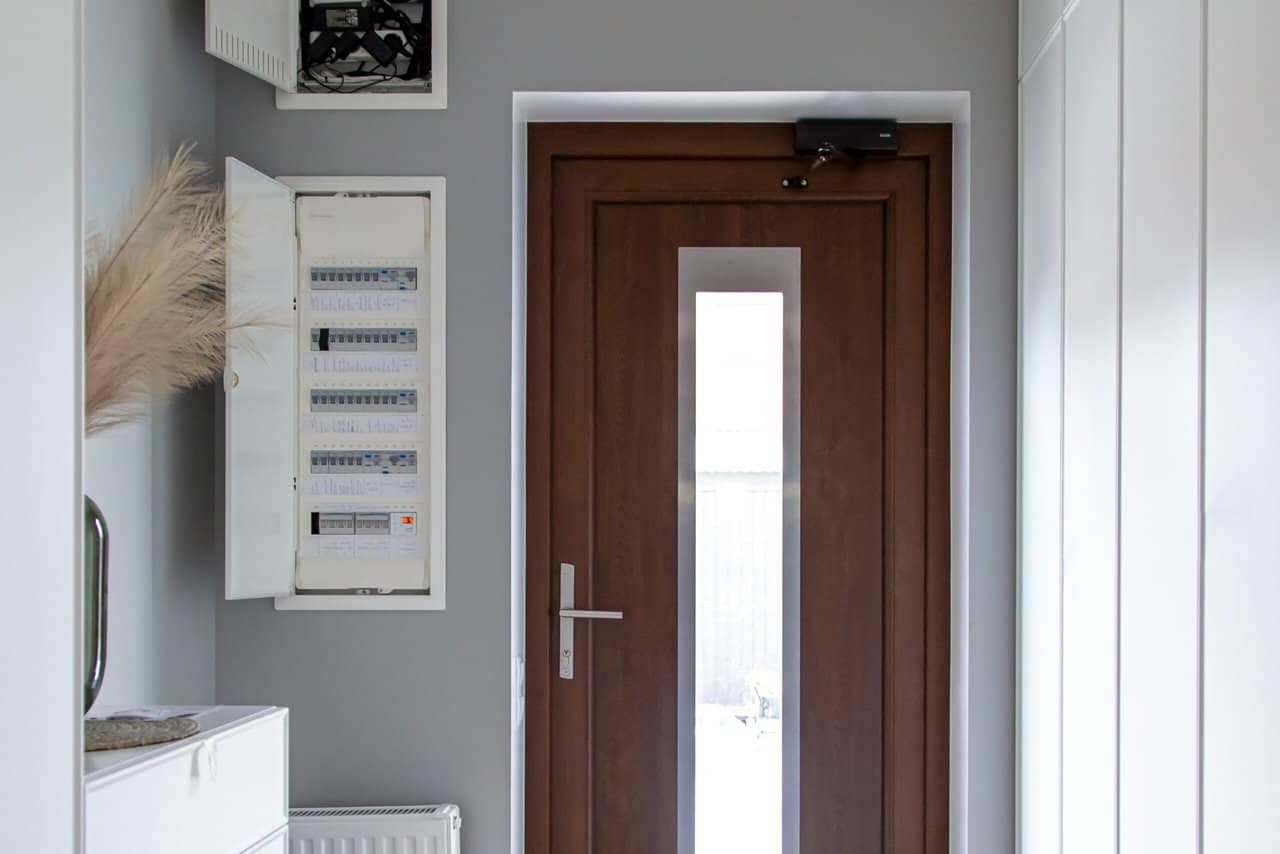 Close up wooden door hallway style minimalism 1 scaled